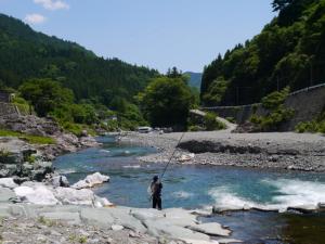 【川遊び】こいこいアイランド会館の河原で、川遊び！の写真3