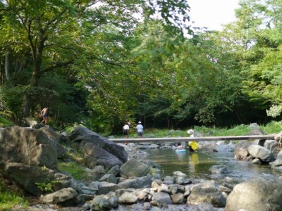 ヤマメの里公園で川遊び！の写真1