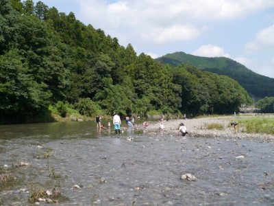 巾着田で川遊び！の写真1