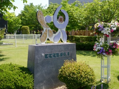 こうのす花まつり、市役所（せせらぎ公園）周辺の様子の写真2